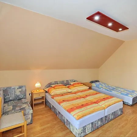 Laura Apartmanhaz Apartment Balatonfured