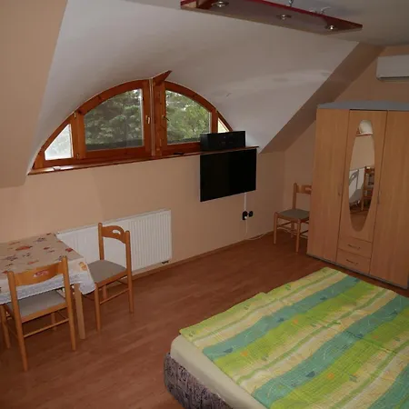 Laura Apartmanhaz 아파트