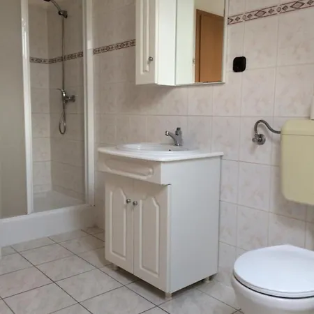 Apartment Laura Apartmanhaz Balatonfured