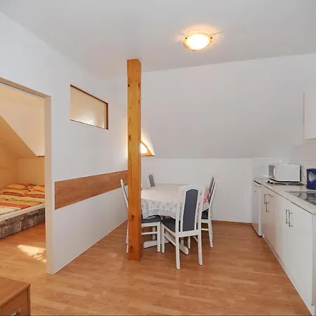 Apartment Laura Apartmanhaz