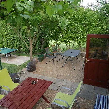 Laura Apartmanhaz * Balatonfured