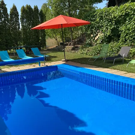 Laura Apartmanhaz *