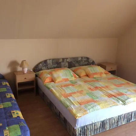 Laura Apartmanhaz Apartment Balatonfured